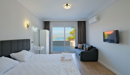 Studio Suite, Sea View