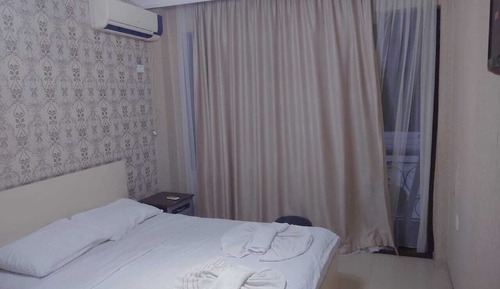 Economy Room
