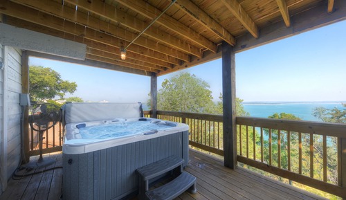 House, Multiple Beds, Hot Tub