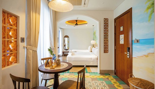 Family Room, Balcony