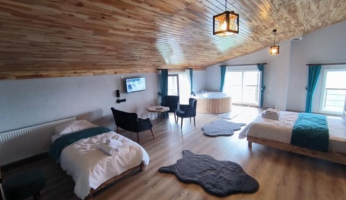 Deluxe Suite, Non Smoking, River View