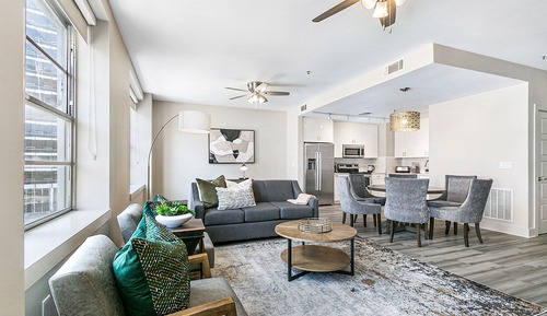 Luxury Condo, 4 Bedrooms, 2 Bathrooms