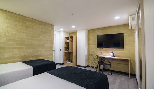Standard Twin Room, No Windows