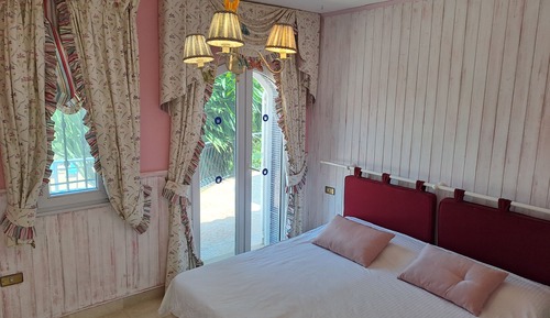 Standard Twin Room, Shared Bathroom