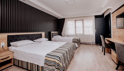 Deluxe Suite