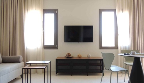 Suite, Sea View