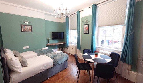 Deluxe Apartment, Private Bathroom (2)