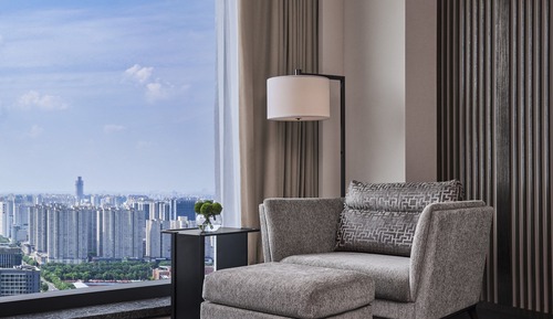 Deluxe Room, 1 King Bed, Non Smoking, City View