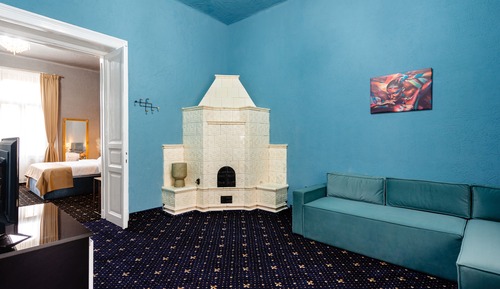 Deluxe Suite