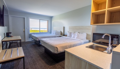 Standard Room, 2 Queen Beds, Lake View
