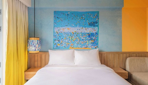 Premier Room, 1 Queen Bed, Pool View