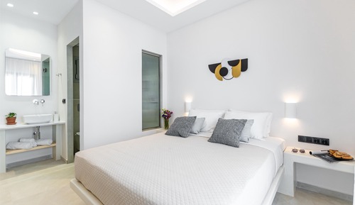 Deluxe Studio Suite, 1 Queen Bed