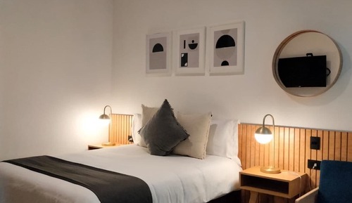 Double Room (3)