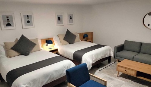 Deluxe Quadruple Room (4)