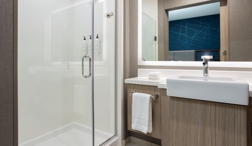 Suite, 1 King Bed (Mobility Accessible, Tub)