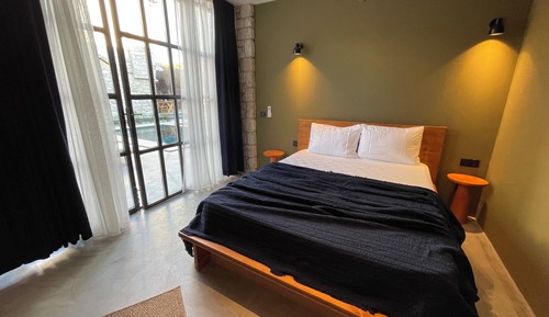 Exclusive Room, Fireplace, Pool View