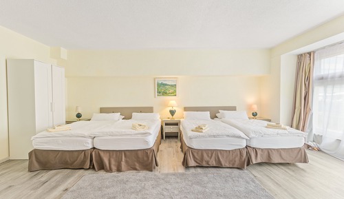 Classic Quadruple Room, Private Bathroom