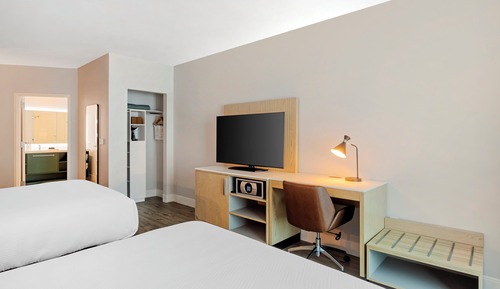 Premium Room, 2 Queen Beds (Trainer)