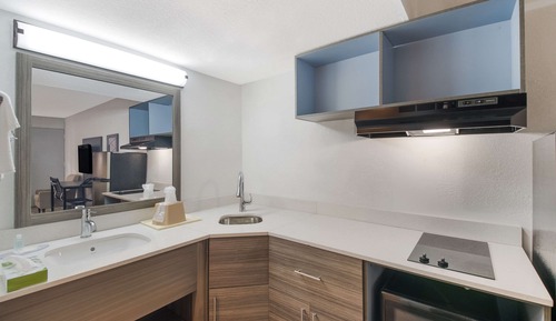 Suite, 2 Queen Beds, Non Smoking