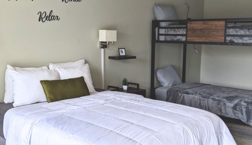 Deluxe Family Room