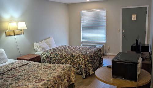 2 Full Beds, Smoking