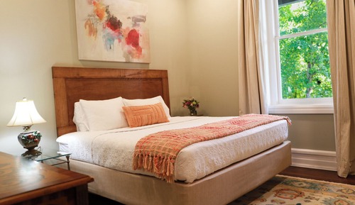 Chesterfield Grand King Room