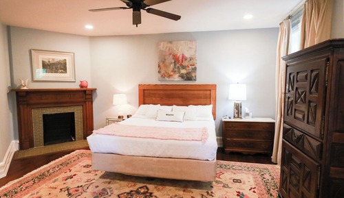 Winston King Room