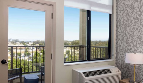 Studio Suite, 1 King Bed, Balcony