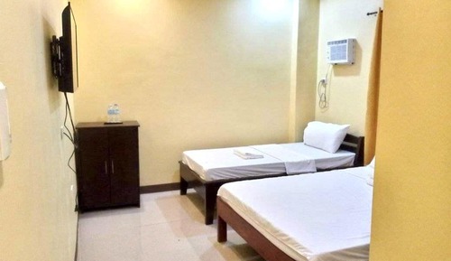 Family Room, Multiple Beds