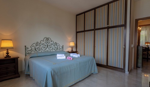 Family House, 2 Bedrooms, Lakeside (Casa Val di Sogno)