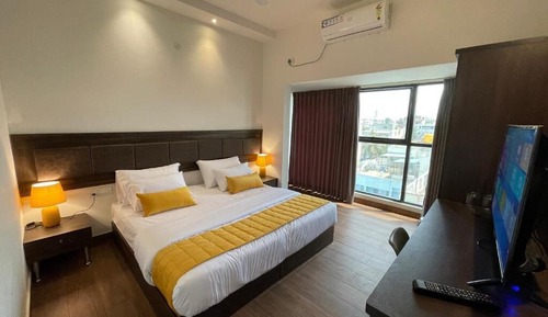 Eiffel Pent House (Private Garden)
