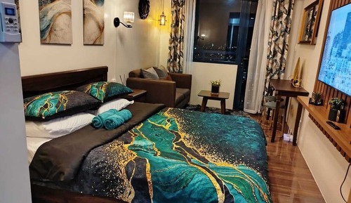 Standard Condo, 1 Queen Bed, Balcony, City View