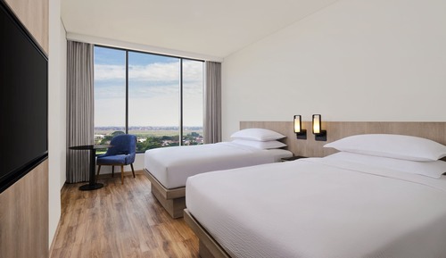 Deluxe Room, 2 Twin Beds, City View