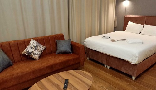 Economy Studio Suite