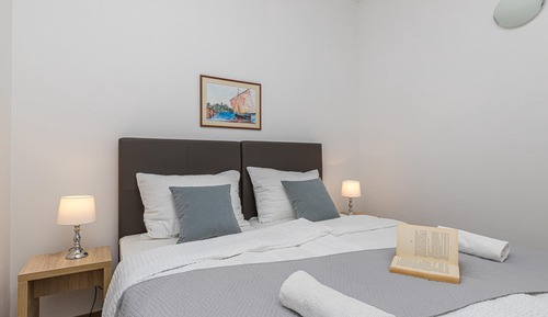 Family Apartment, 2 Bedrooms, Mountainside (Apartment Angie 220m from the beach)