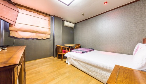 Room (Standard Room)