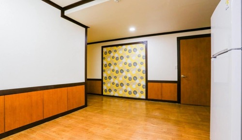 Room (Marigold)
