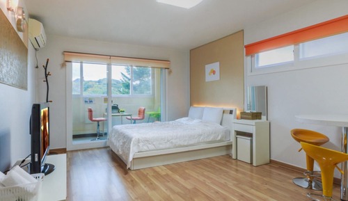 Room (Orange Gold (Whirlpool Spa))
