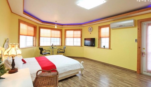 Room (2F Tree (bed))
