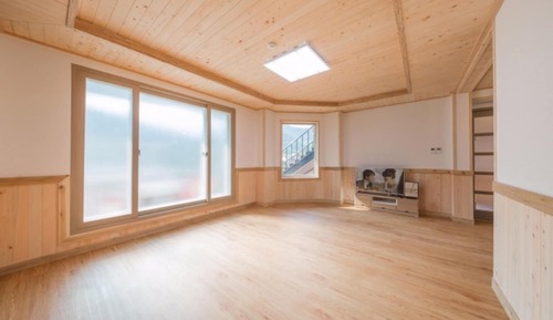 Room (Maesil)