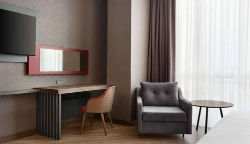 Room, 1 Double Bed, Accessible, City View (Mobility,Non-Smoking)