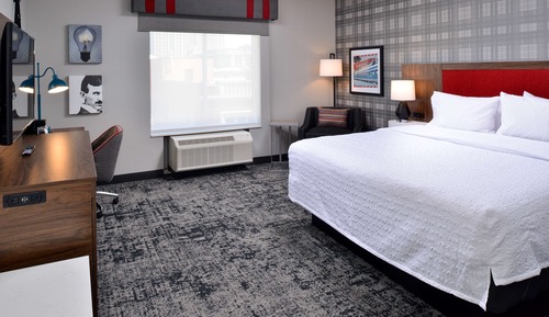 Room, 1 King Bed, Refrigerator & Microwave