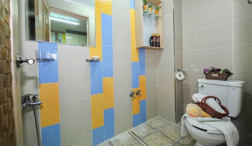 Room (Sunflower Room 2)