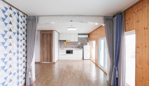 Room (Room 203 (Actor Room))