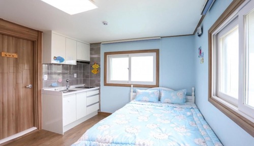 Room (Room 202 (Staff Room))