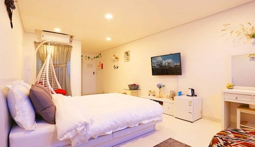 Room (Room 101 (Couple Room))