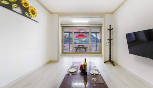 Room (Room 101)