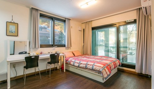 Room (C type)