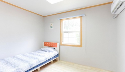 Room (Solbang (Unshared House))