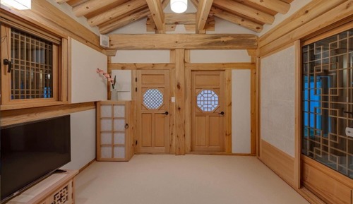 Room (Mureung Unshared House Numaru)